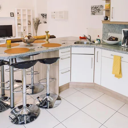 Cozy Art Deco Appartement Strassen