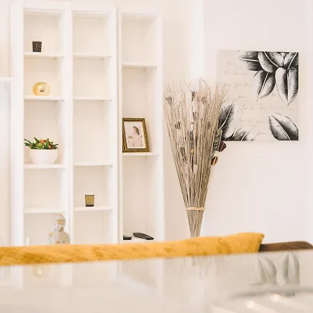 Cozy Art Deco Appartement Strassen