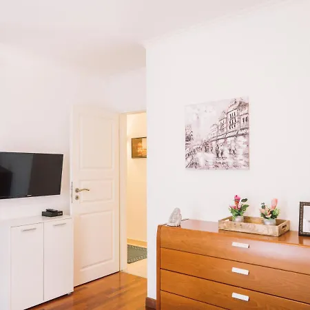 Cozy Art Deco Appartement Strassen